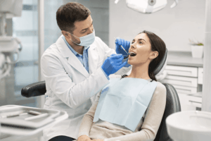La salud bucal influye en tu bienestar general. Las infecciones orales pueden derivar en enfermedades graves. Mantén una higiene óptima y cuida tu salud integral.